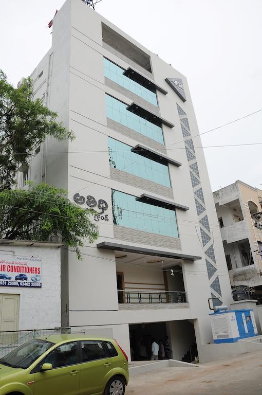 Athidi Grand Hotel Visakhapatnam Room photo
