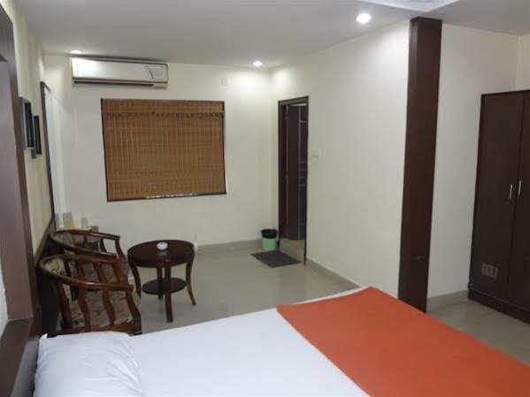 Athidi Grand Hotel Visakhapatnam Exterior photo