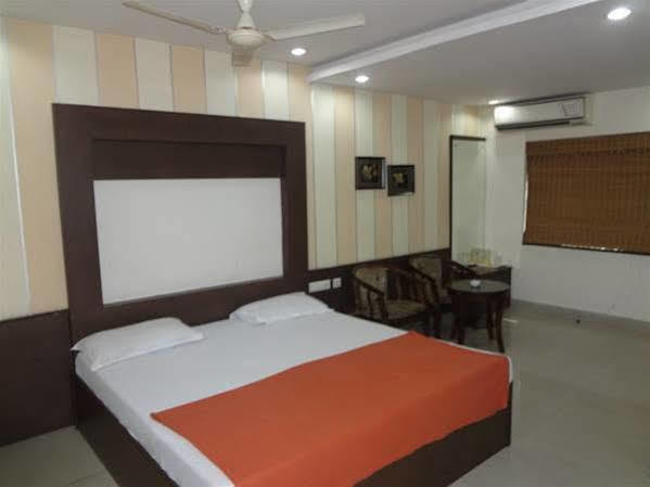 Athidi Grand Hotel Visakhapatnam Exterior photo